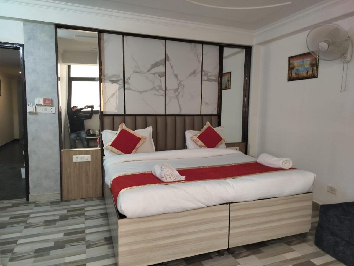 Hotel Clink New Delhi Airport מראה חיצוני תמונה