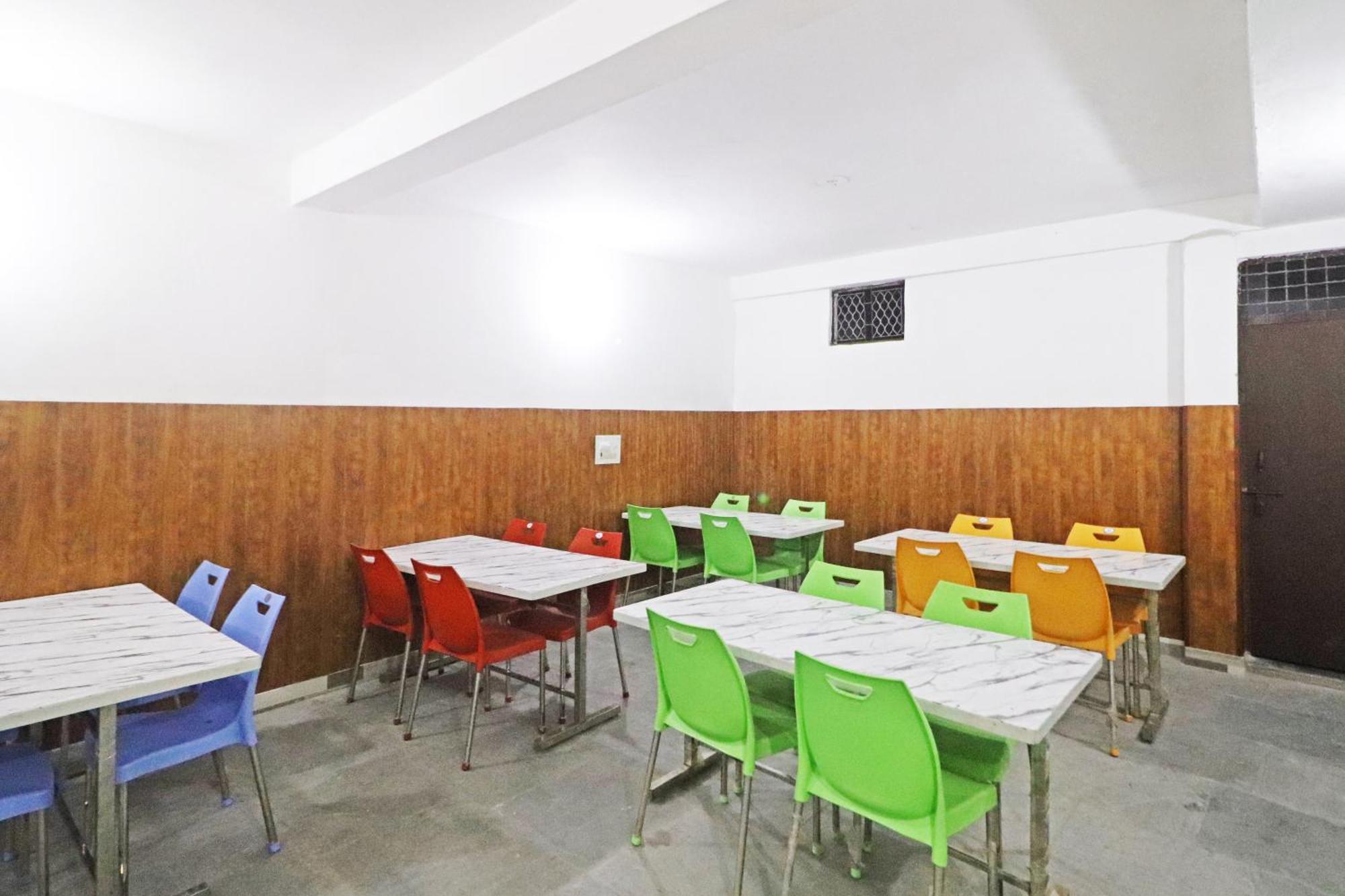 Hotel Clink New Delhi Airport מראה חיצוני תמונה
