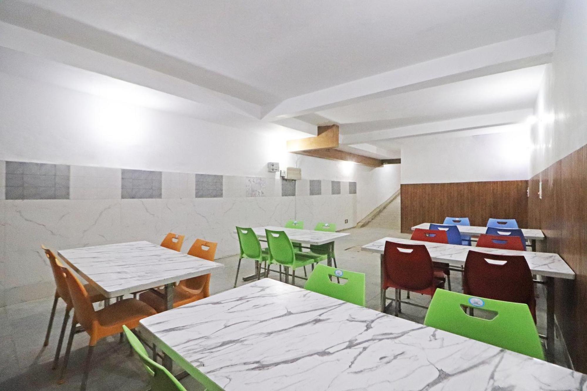 Hotel Clink New Delhi Airport מראה חיצוני תמונה