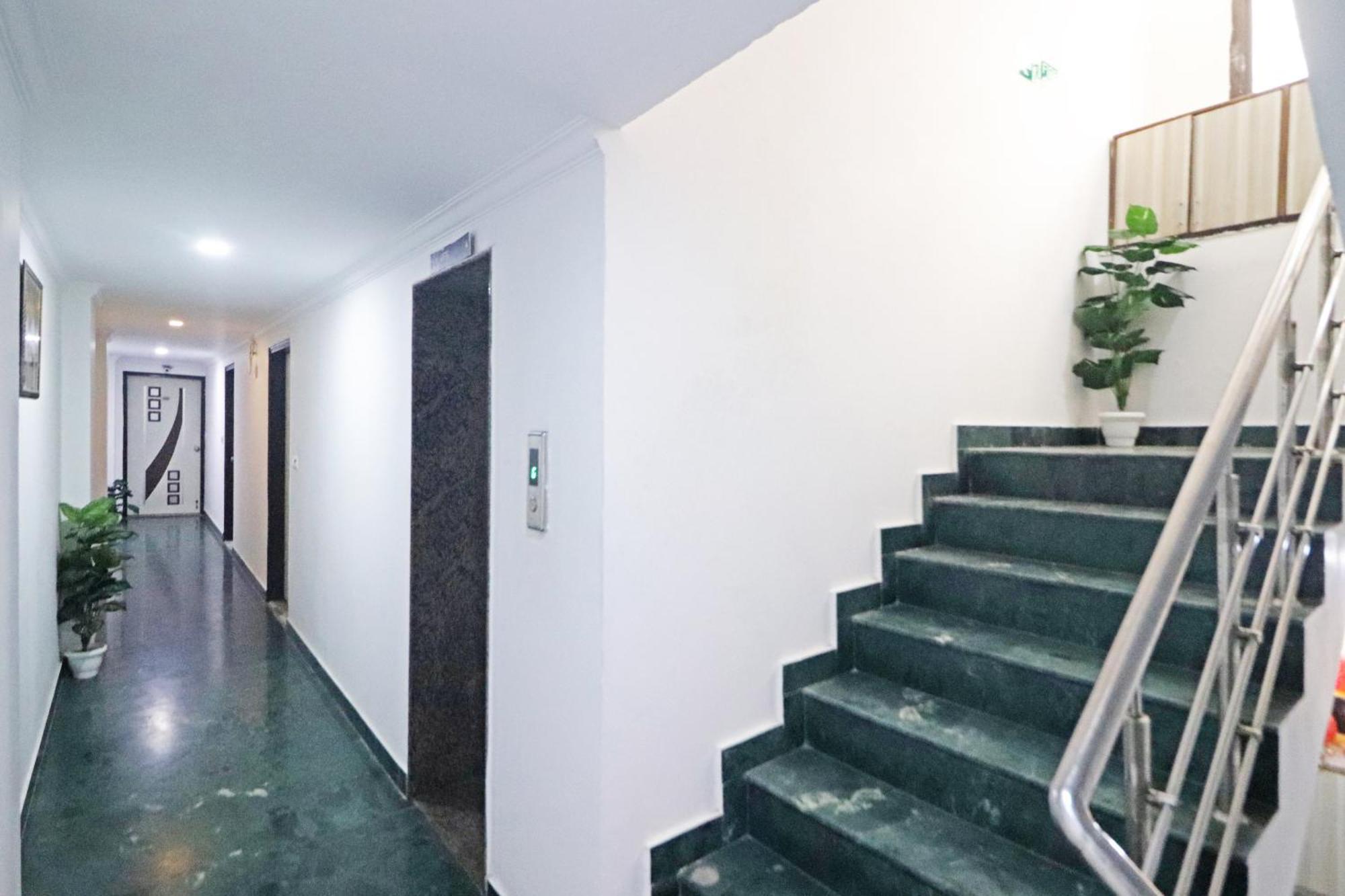 Hotel Clink New Delhi Airport מראה חיצוני תמונה