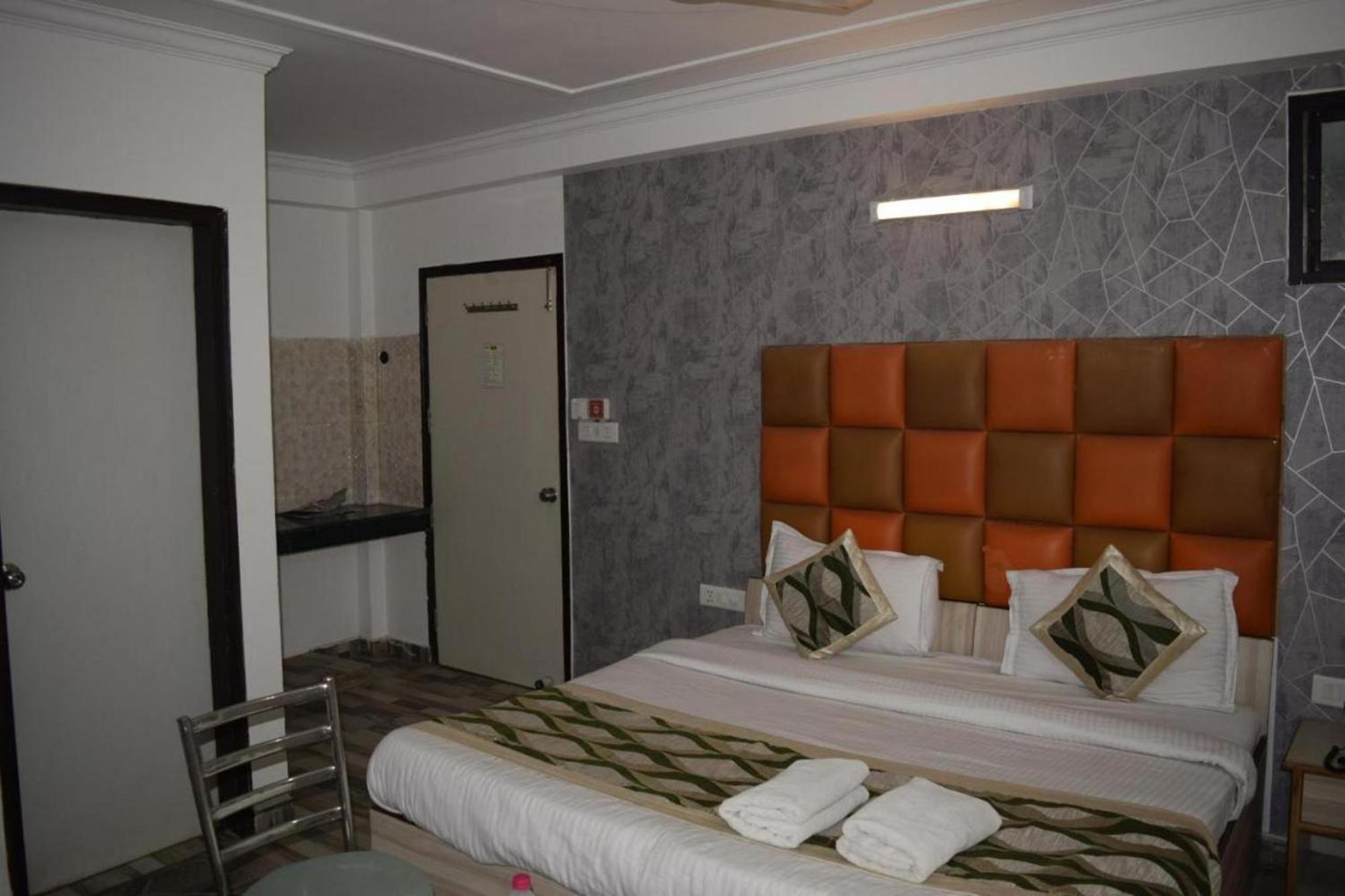 Hotel Clink New Delhi Airport מראה חיצוני תמונה