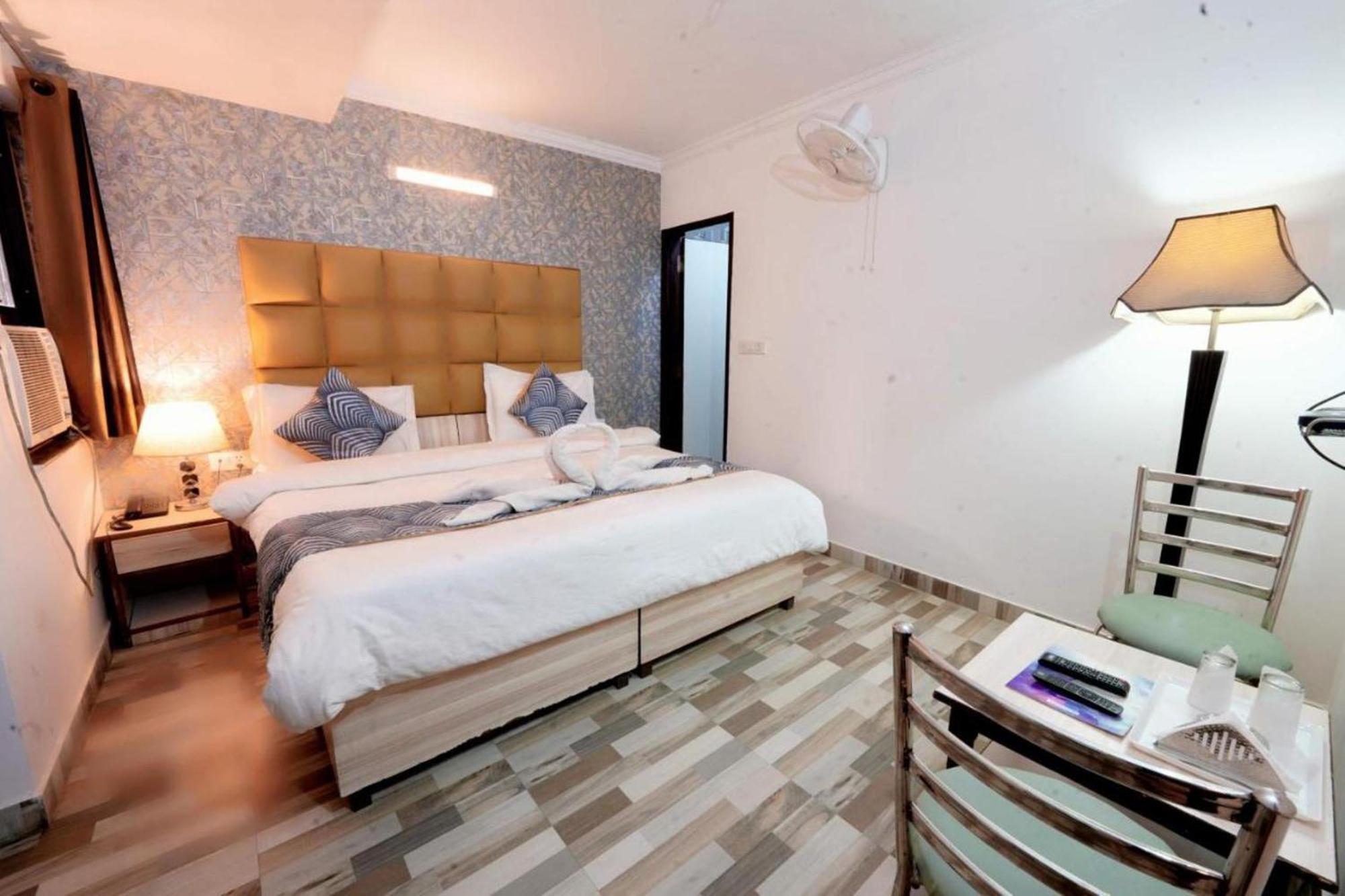 Hotel Clink New Delhi Airport מראה חיצוני תמונה