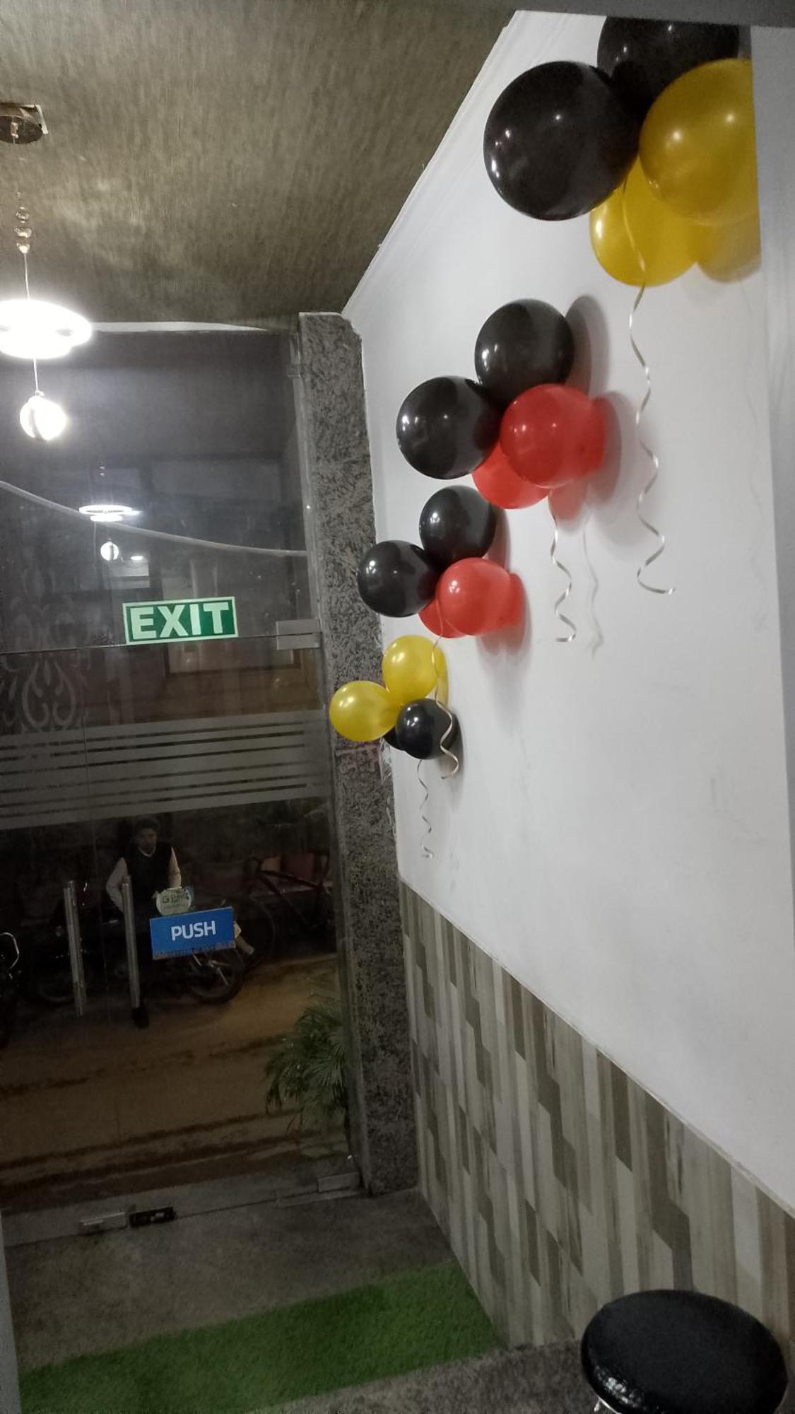 Hotel Clink New Delhi Airport מראה חיצוני תמונה