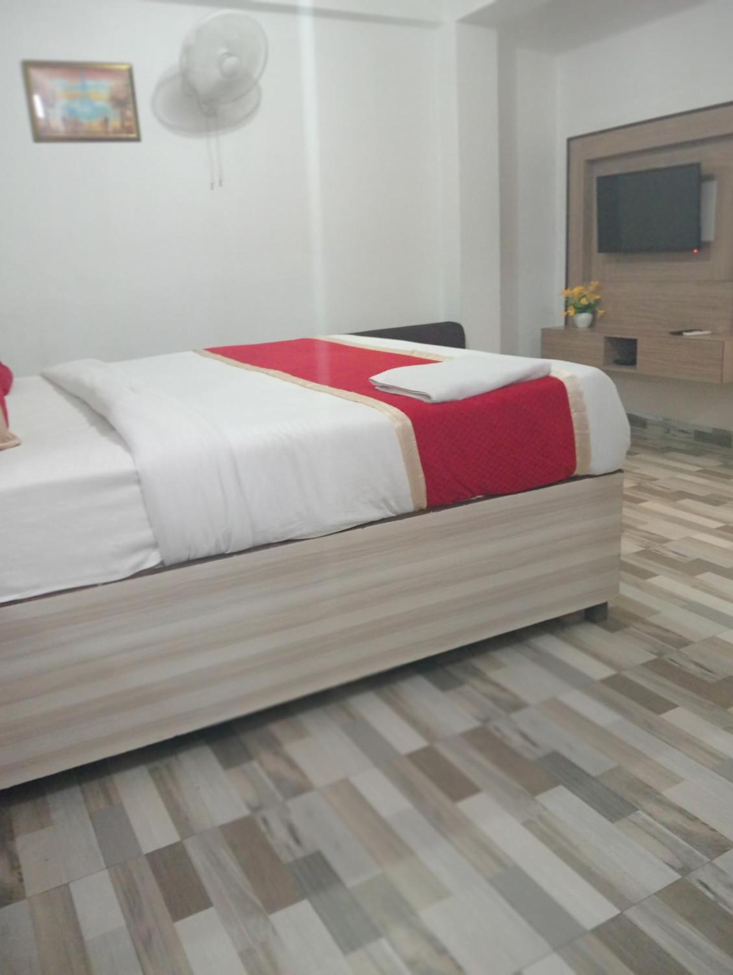 Hotel Clink New Delhi Airport מראה חיצוני תמונה