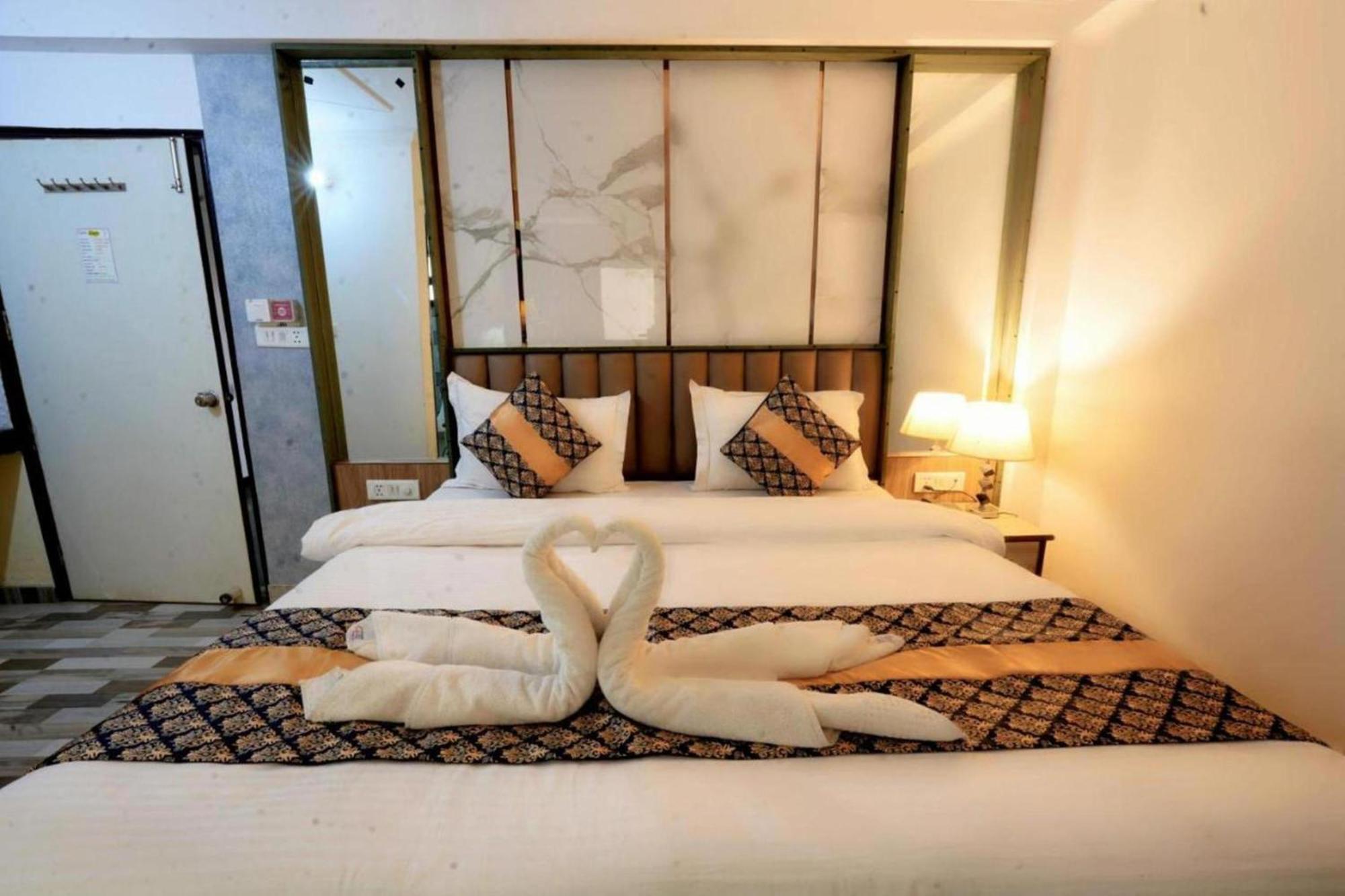 Hotel Clink New Delhi Airport מראה חיצוני תמונה