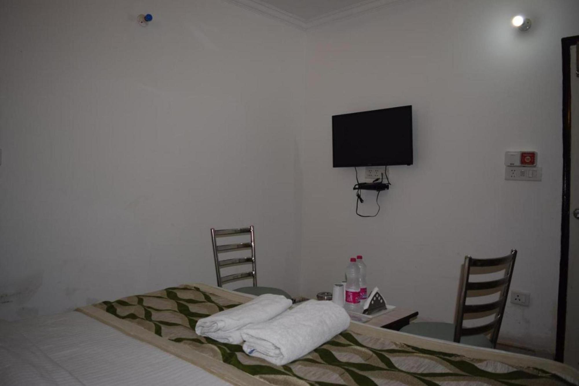 Hotel Clink New Delhi Airport מראה חיצוני תמונה