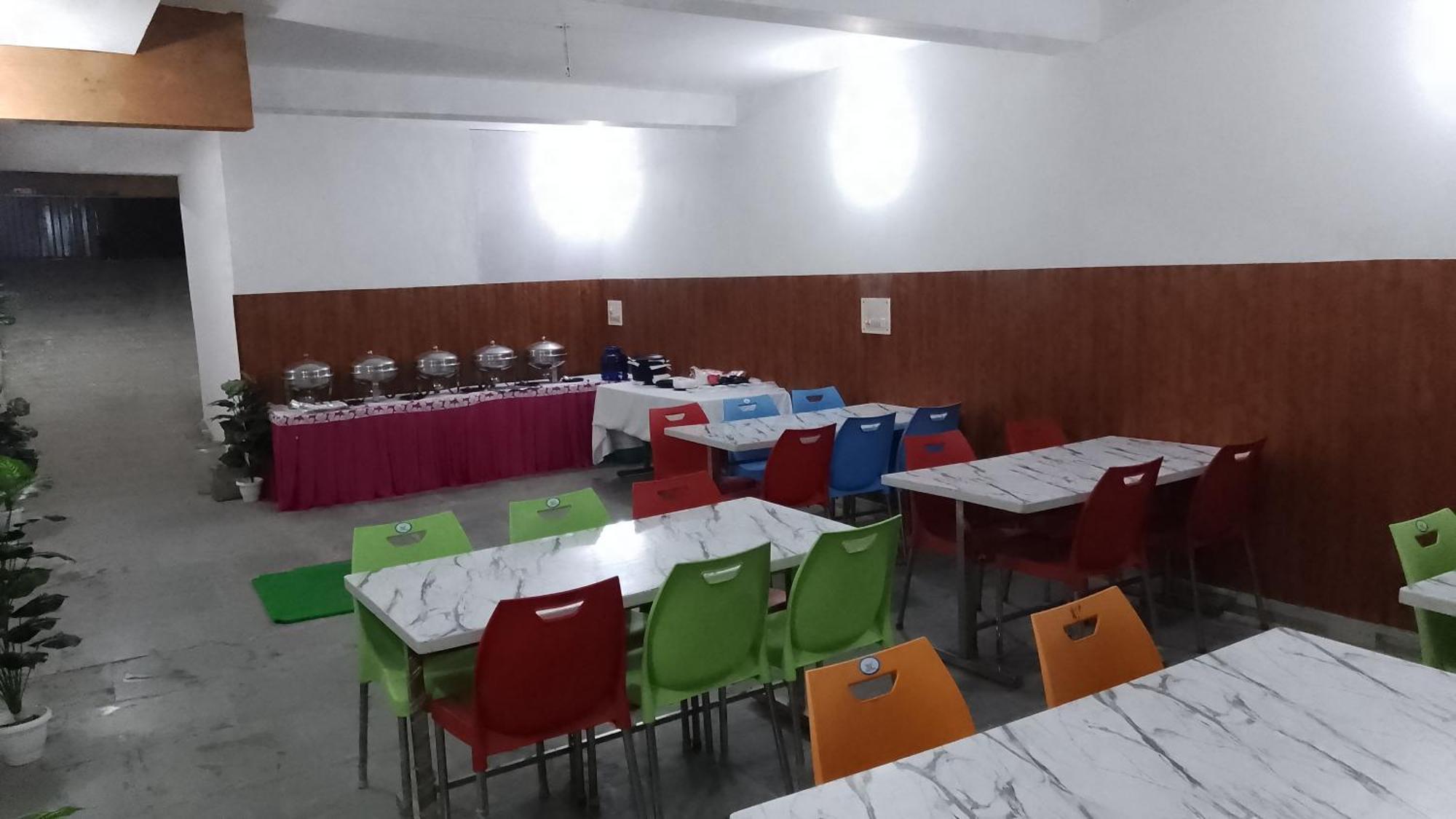 Hotel Clink New Delhi Airport מראה חיצוני תמונה